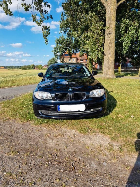 Gebraucht BMW 116 122 PS (89 kW) 2010 Schwarz Kleinwagen