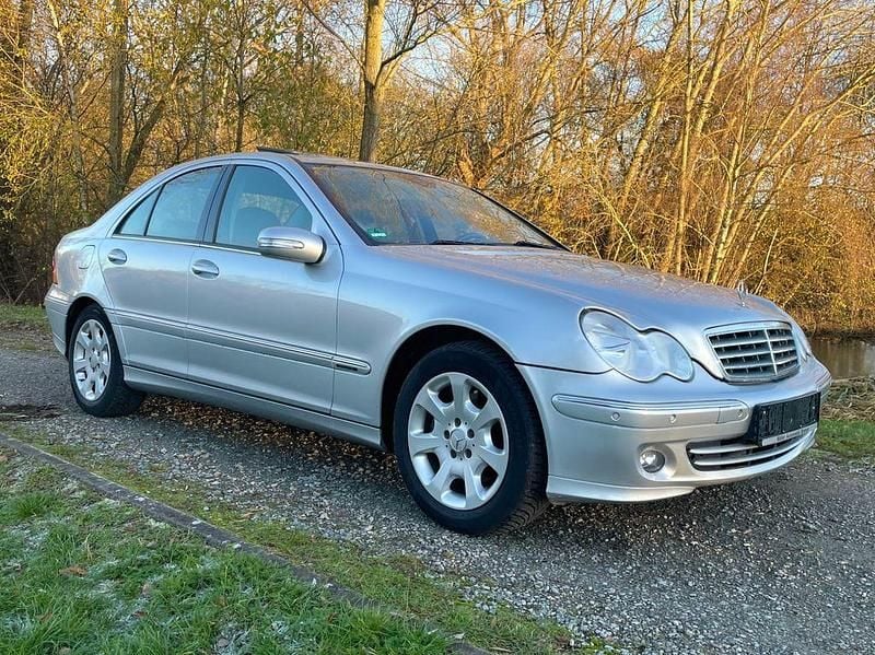 Silber Gebraucht 2006 Mercedes C230 Elegance Limousine | 4.490 € (Guter Preis) - Bild 1/4