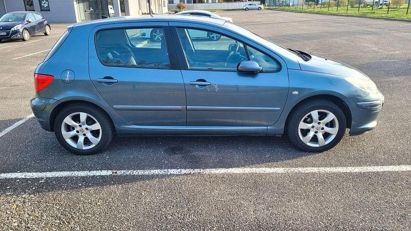 Gebraucht Peugeot 307 90 PS (66 kW) 2007 Grau Limousine