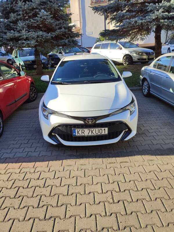 Weiß Gebraucht 2019 Toyota Corolla Comfort Limousine | 11.200 € (Guter Preis) - Bild 1/4