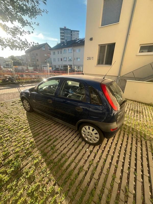 Blau Gebraucht 2003 Opel Corsa Kleinwagen | 850 € (Superpreis) - Bild 1/4