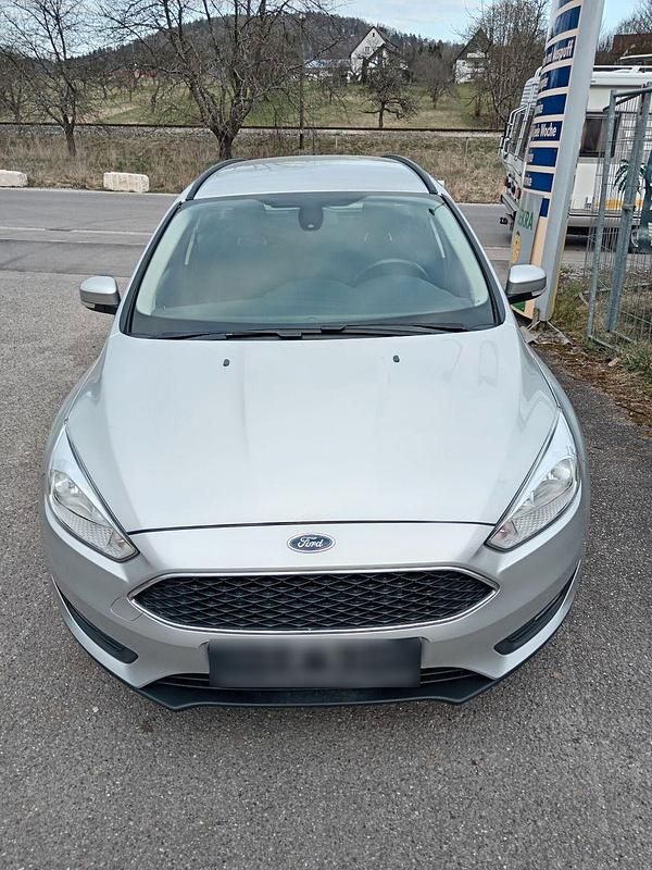 Gebraucht Ford Focus Trend 120 PS (88 kW) 2015 Silber Kombi