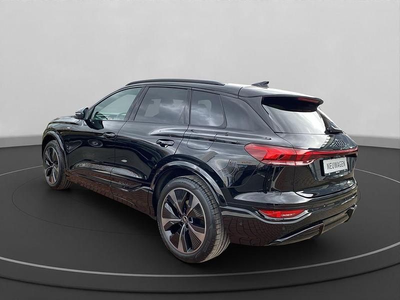 Neu Audi Q6 e-tron Performance 225 kW (306 PS) 2026 Schwarz SUV