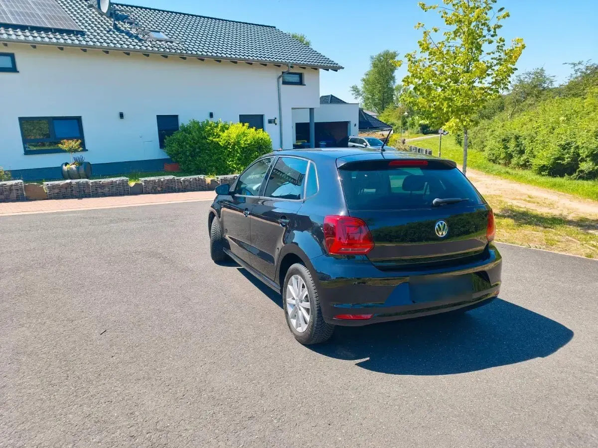 Gebraucht VW Polo LOUNGE 75 PS (55 kW) 2015 Schwarz Kleinwagen