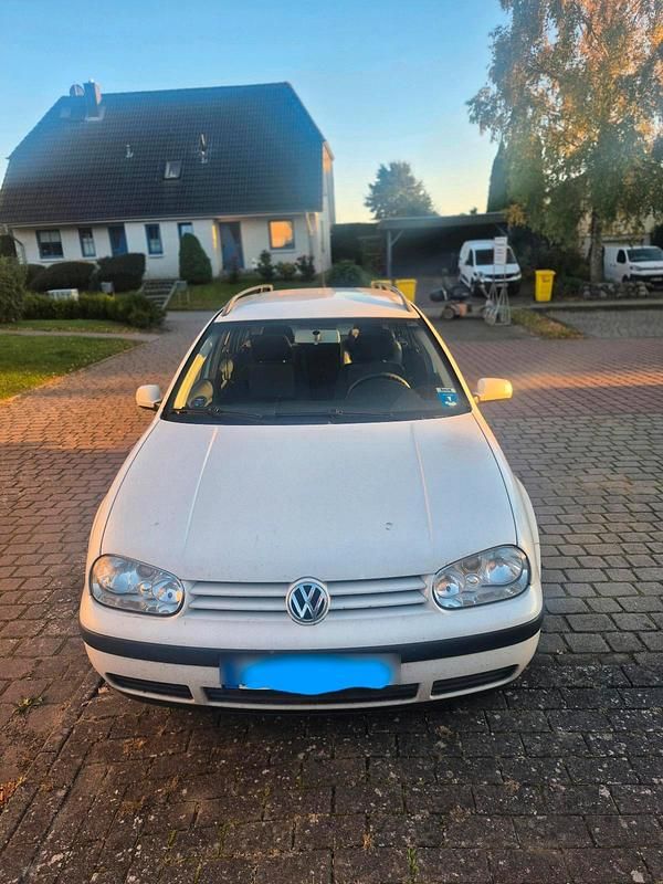 Weiß Gebraucht 2005 VW Golf IV Basis Kombi | 500 € (Guter Preis) - Bild 1/4