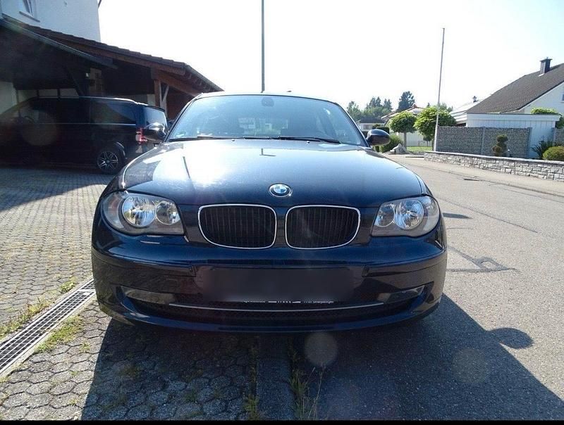 Blau Gebraucht 2010 BMW 116 Kleinwagen | 1.500 € (Superpreis) - Bild 1/4