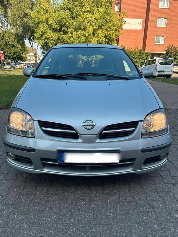 Grau Gebraucht 2004 Nissan Almera Tino Van / Kleinbus | 3.500 € (Fairer Preis) - Bild 1/4