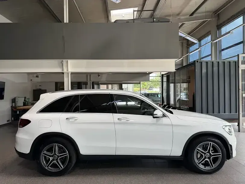 Gebraucht Mercedes GLC200 AMG 197 PS (144 kW) 2020 Polarweiss  unilack SUV