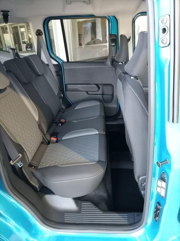 Neu Ford Tourneo Courier Titanium 125 PS (91 kW) 2025 Blau Van / Kleinbus