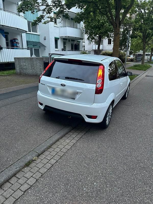 Gebraucht Ford Fiesta ST-Line 80 PS (58 kW) 2008 Weiß Kleinwagen