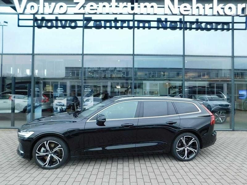 Gebraucht Volvo V60 Plus 349 PS (256 kW) 2025 Schwarz (onyxblack metallic) Kombi
