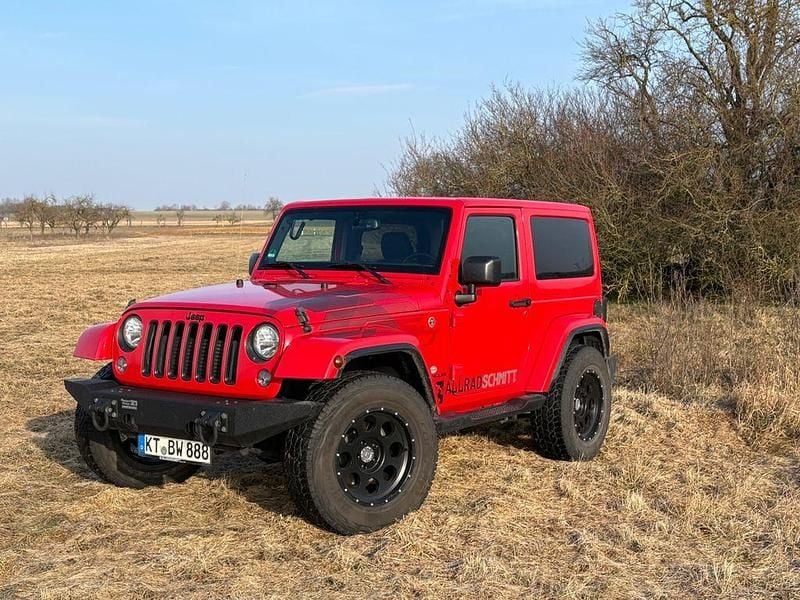 Rot Gebraucht 2017 Jeep Wrangler Night Eagle SUV | 48.800 € (Teuer) - Bild 1/4