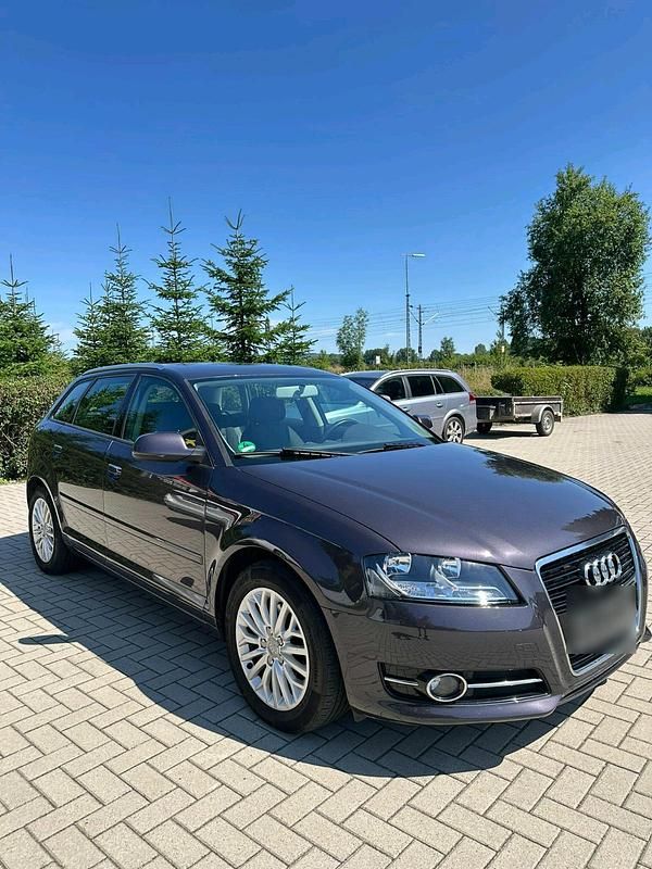 Violet Gebraucht 2013 Audi A3 Kleinwagen | 7.700 € (Guter Preis) - Bild 1/4