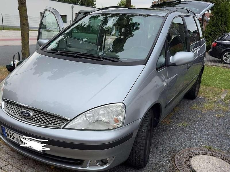 Grau Gebraucht 2006 Ford Galaxy Van / Kleinbus | 1.599 € (Guter Preis) - Bild 1/4