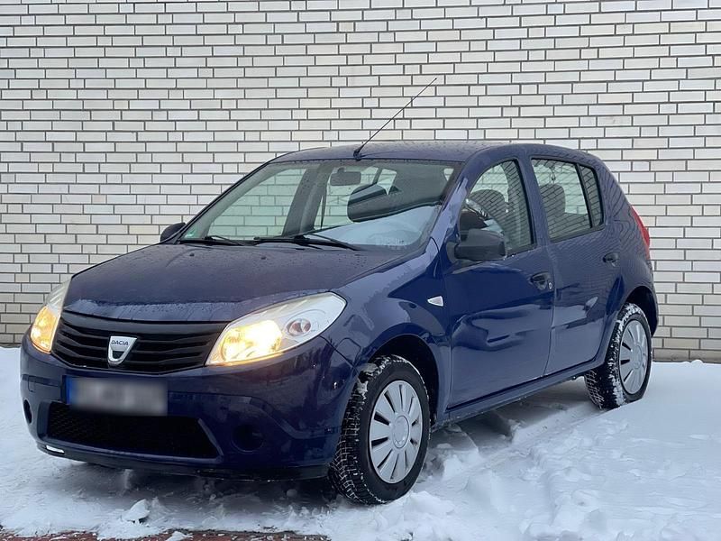 Blau Gebraucht 2009 Dacia Sandero Kombi | 1.200 € (Guter Preis) - Bild 1/4