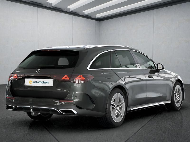 Gebraucht Mercedes E300 204 PS (150 kW) 2025 Grau Kombi