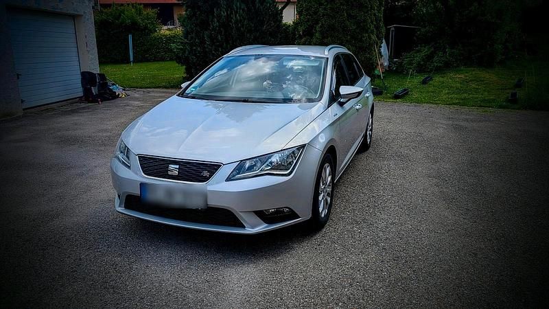 Silber Gebraucht 2016 Seat Leon ST Style Kombi | 8.300 € (Superpreis) - Bild 1/4