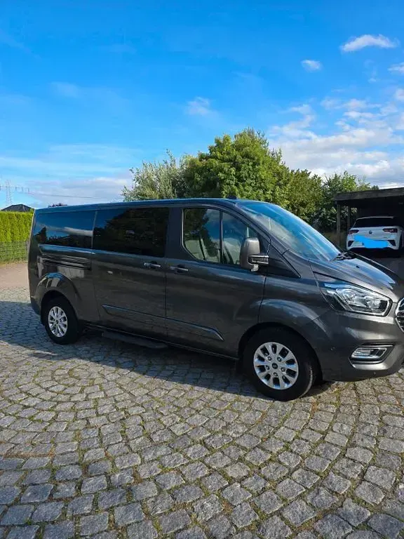 Gebraucht Ford Tourneo Custom 131 PS (96 kW) 2020 Grau Van