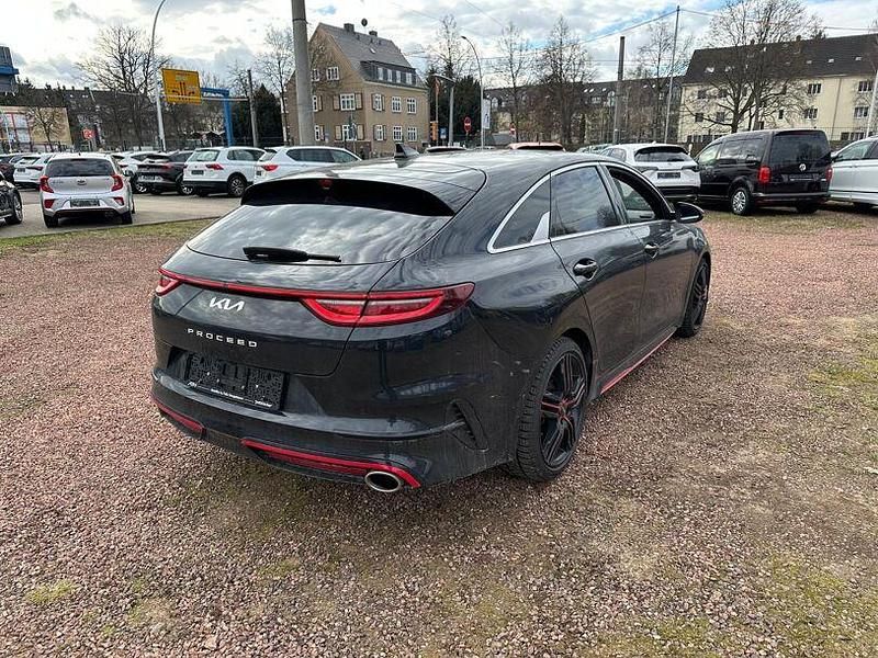 Gebraucht Kia ProCeed GT 204 PS (150 kW) 2023 Zilinaschwarz met. Kombi