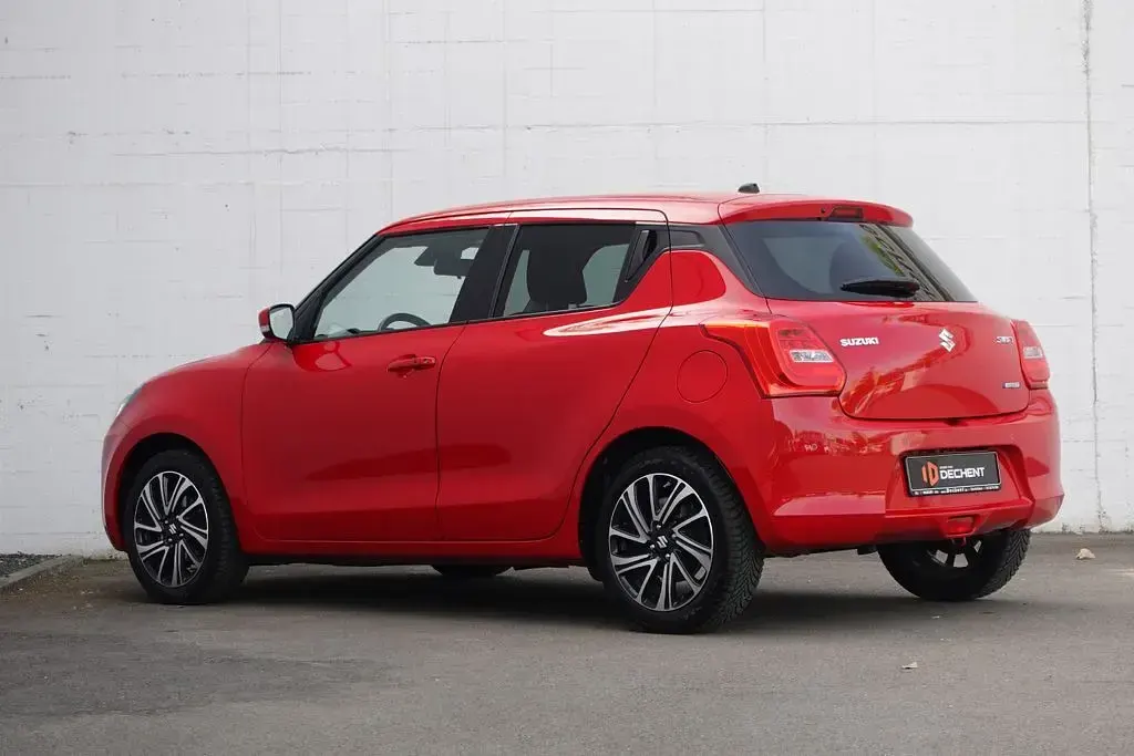 Gebraucht Suzuki Swift Comfort+ 83 PS (61 kW) 2022 Rot Kleinwagen