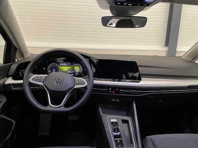 Gebraucht VW Golf VIII Life 131 PS (96 kW) 2023 Schwarz Kombi