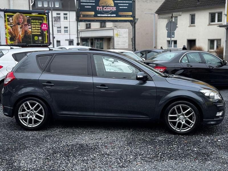 Gebraucht Kia Ceed GT 128 PS (94 kW) 2011 Grau Limousine