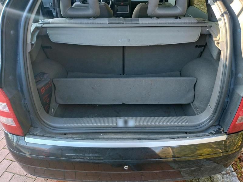 Second-hand Audi A2 75 CP (55 kW) 2001 Negru Hatchback