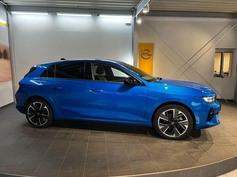Gebraucht Opel Astra 114 kW (156 PS) 2023 Kobalt blau (metallic) Limousine