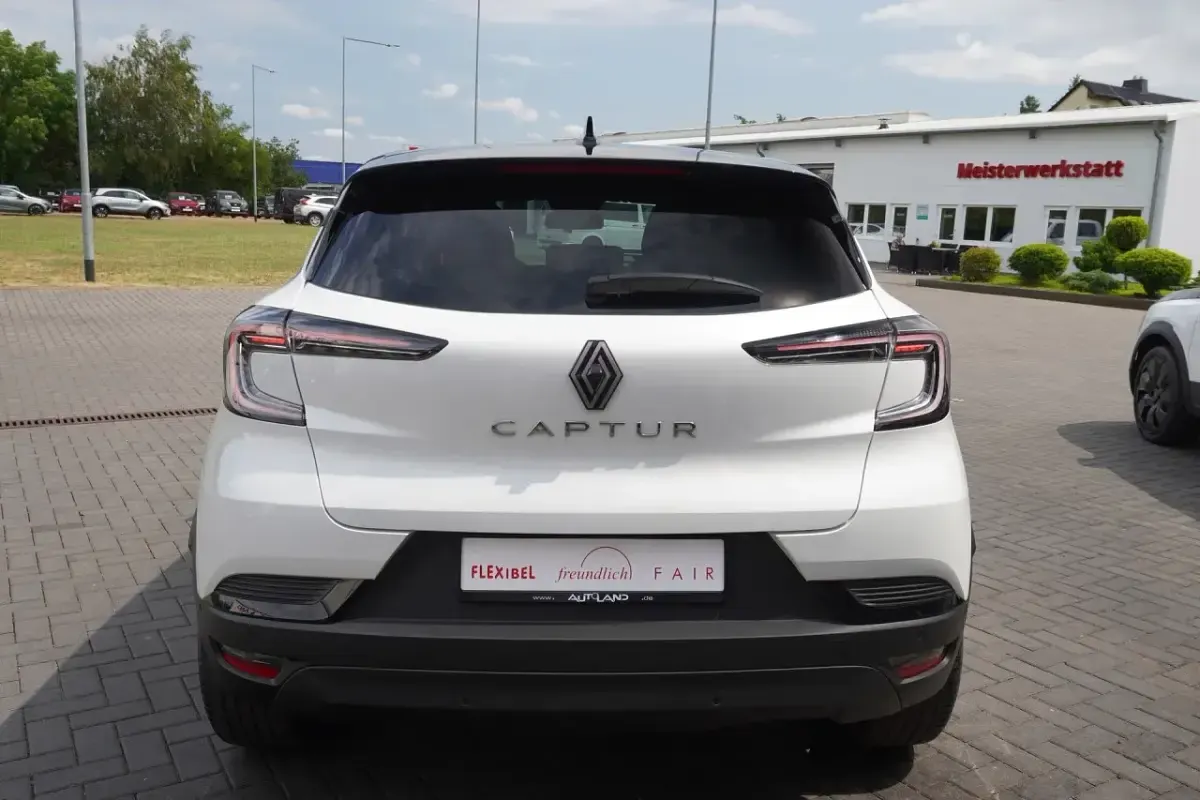 Neu Renault Captur 91 PS (66 kW) 2026 Weiß SUV