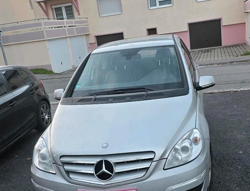 Silber Gebraucht 2008 Mercedes B170 Van / Kleinbus | 2.500 € (Teuer) - Bild 1/4