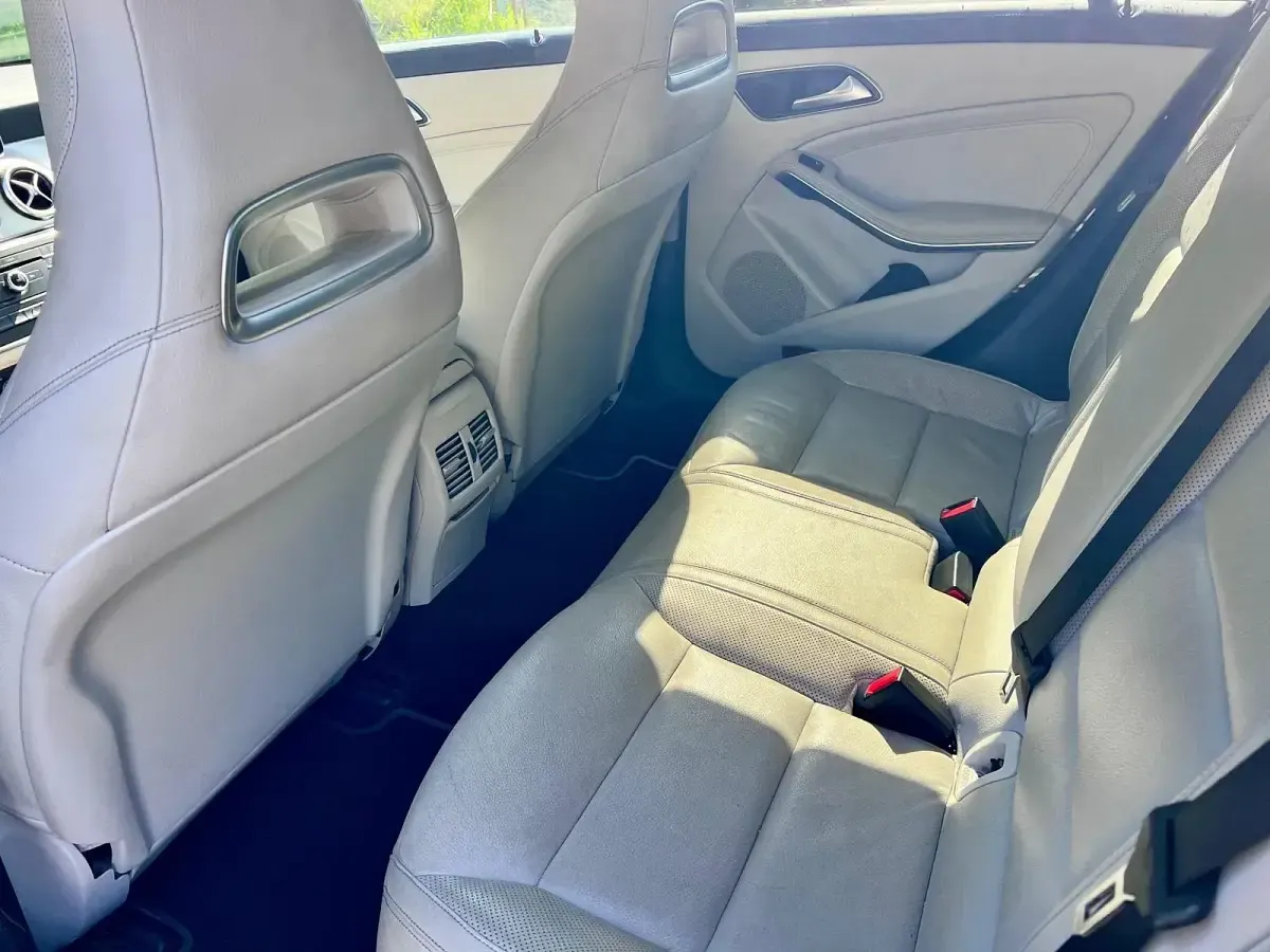 Gebraucht Mercedes CLA220 170 PS (125 kW) 2014 Schwarz Coupé