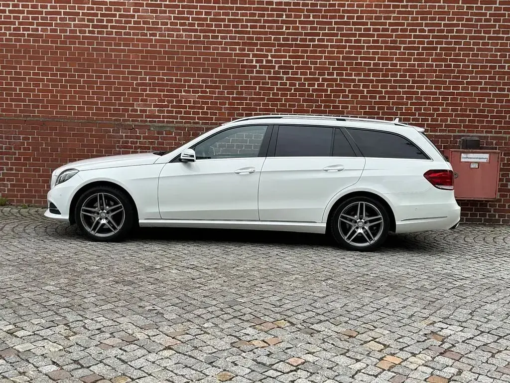 Second-hand Mercedes E250 Avantgarde 211 CP (155 kW) 2015 Alb Berlinǎ