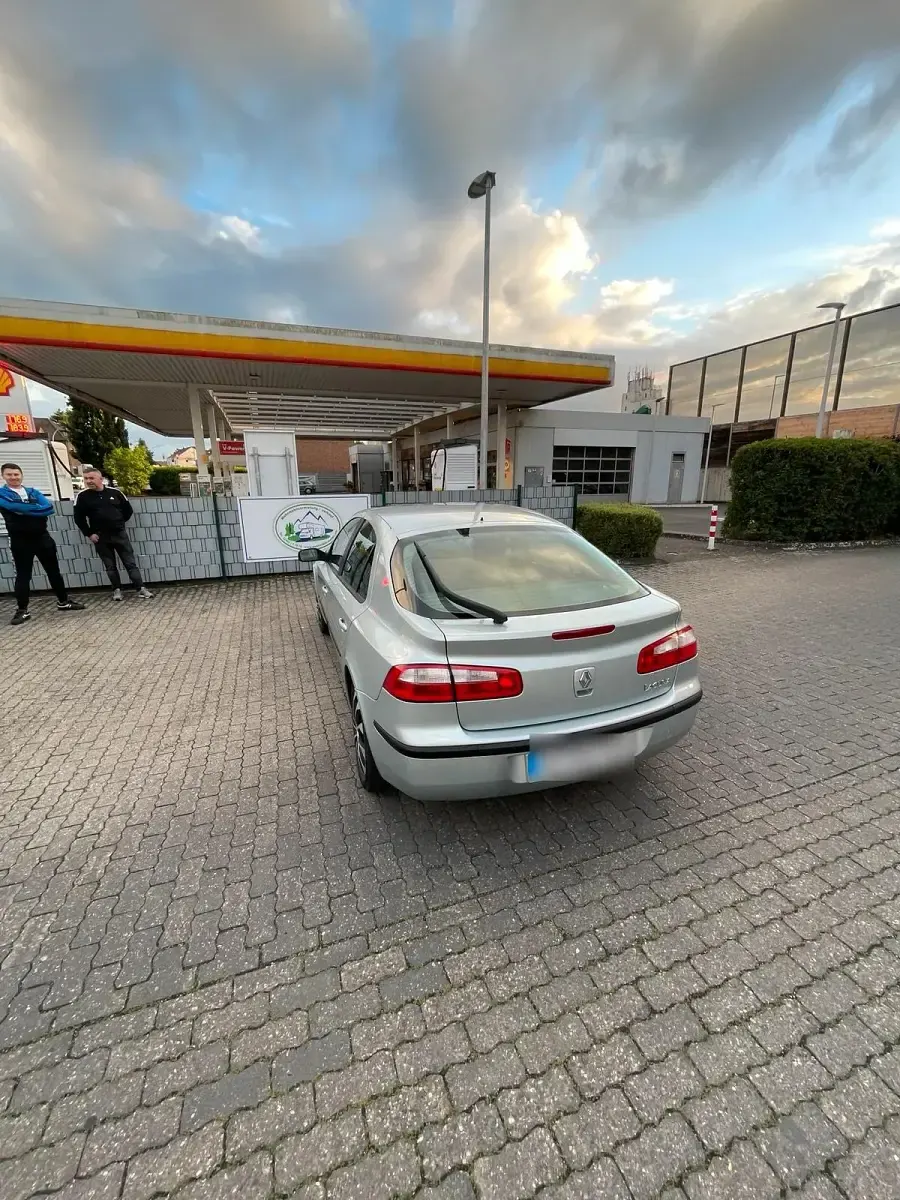 Gebraucht Renault Clio II 105 PS (77 kW) 2003 Grau Limousine