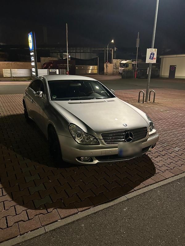 Silber Gebraucht 2005 Mercedes CLS350 Limousine | 8.800 € (Fairer Preis) - Bild 1/4