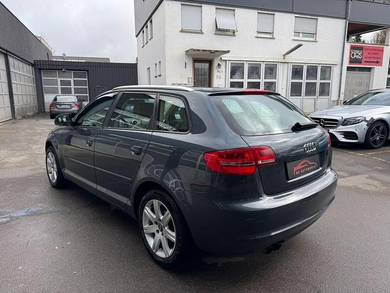 Gebraucht Audi A3 Ambiente 160 PS (117 kW) 2010 Grau Kleinwagen