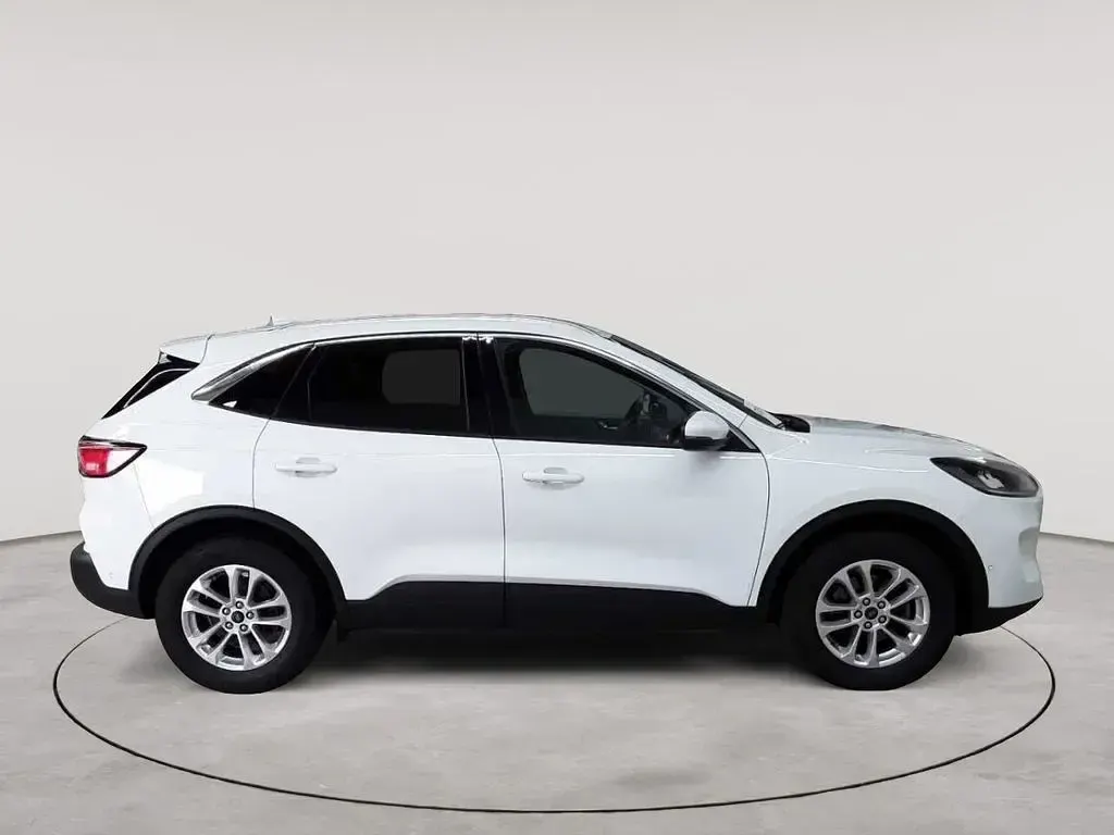 Gebraucht Ford Kuga Titanium 152 PS (111 kW) 2023 Weiß SUV