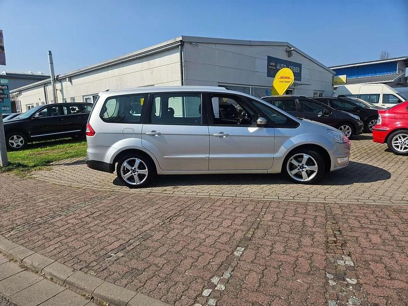 Gebraucht Ford Galaxy Trend 160 PS (117 kW) 2011 Polarsilber metallic Van / Kleinbus