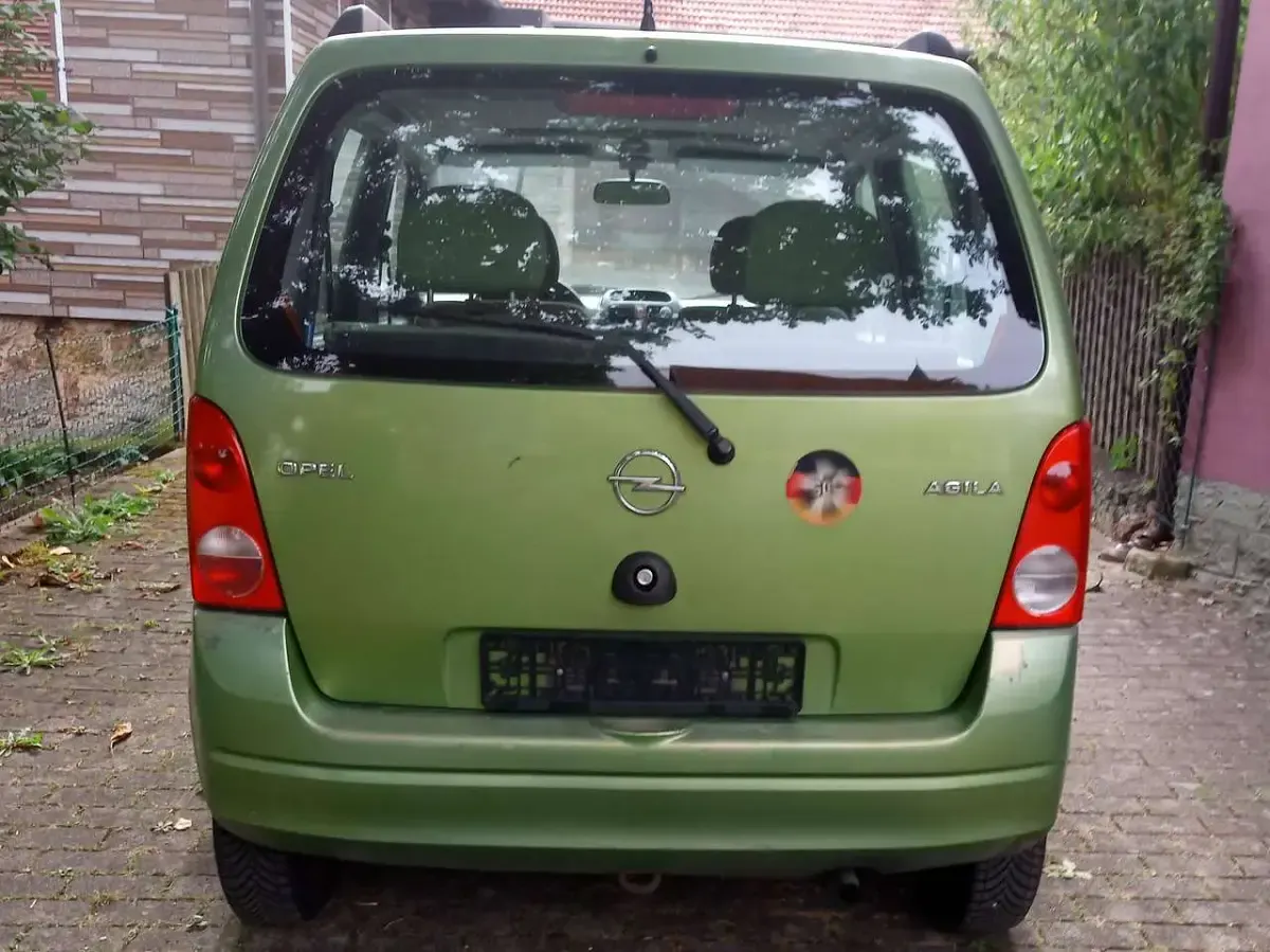 Gebraucht Opel Agila 58 PS (42 kW) 2001 Grün Van / Kleinbus
