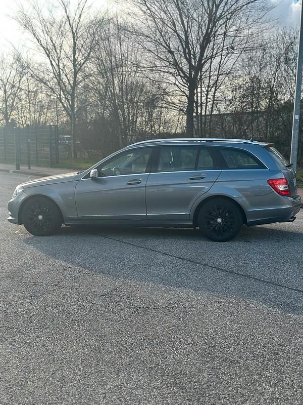 Gebraucht Mercedes C220 Elegance 170 PS (125 kW) 2012 Grau Kombi
