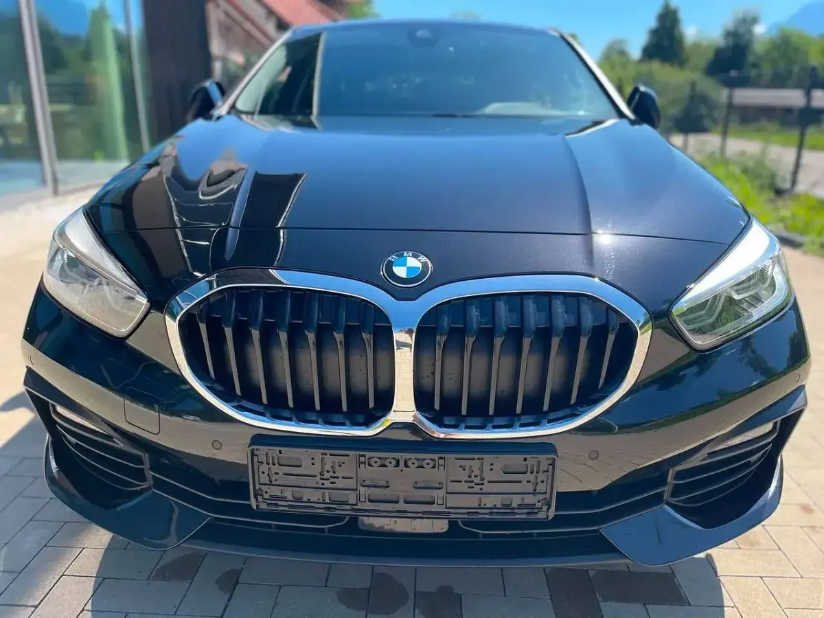 Gebraucht BMW 116 Advantage 116 PS (85 kW) 2022 Black sapphire metallic Kleinwagen