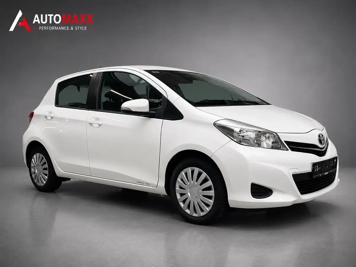 Gebraucht Toyota Yaris 99 PS (72 kW) 2012 Weiß Kleinwagen