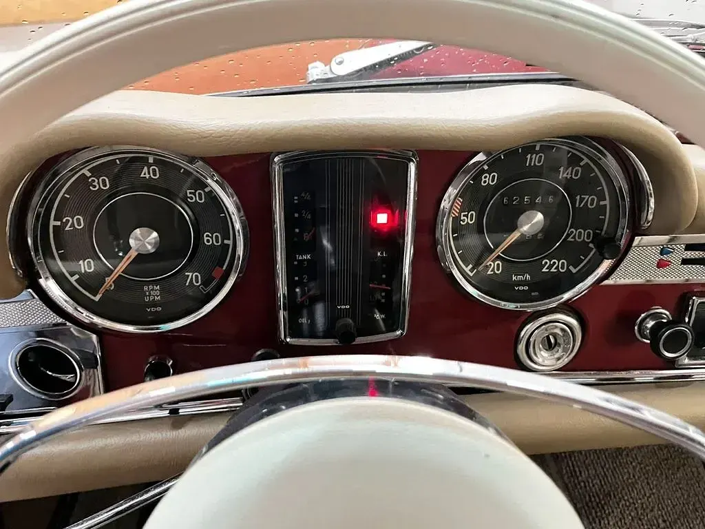 Gebraucht Mercedes SL280 170 PS (125 kW) 1971 Rot Cabrio