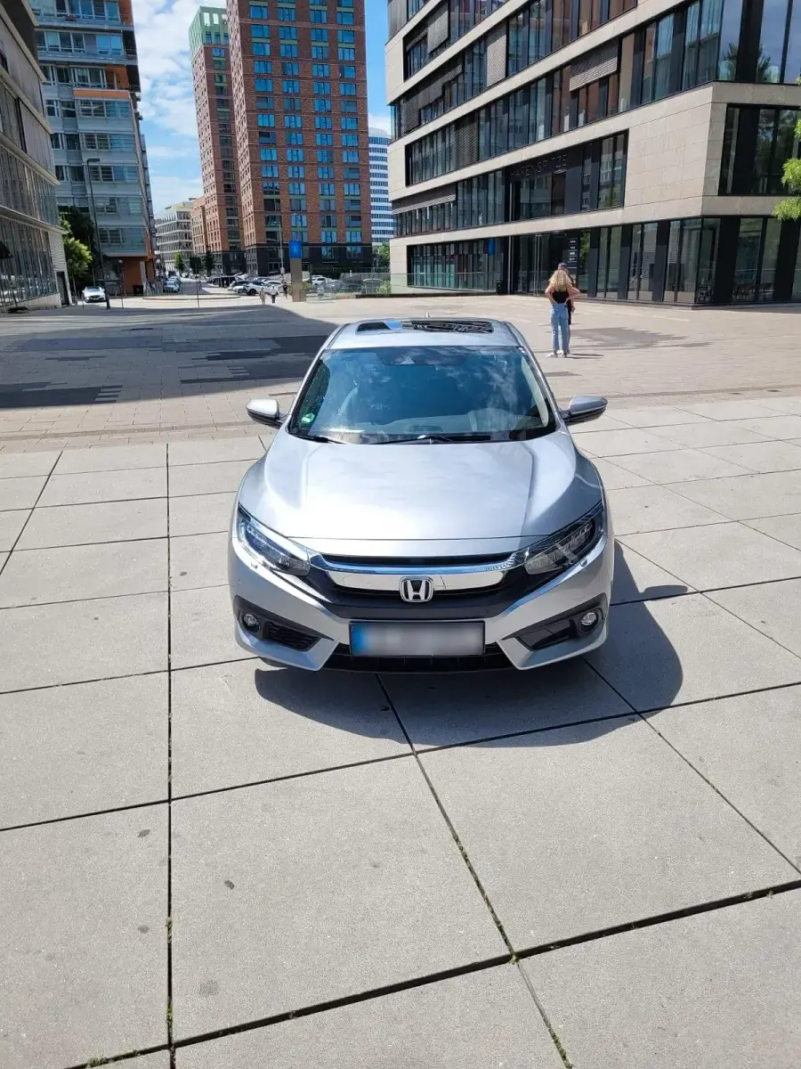 Gebraucht Honda Civic Executive 182 PS (133 kW) 2018 Silber Limousine