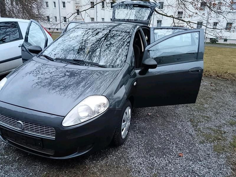 Braun Gebraucht 2009 Fiat Grande Punto Kleinwagen | 999 € (Superpreis) - Bild 1/4