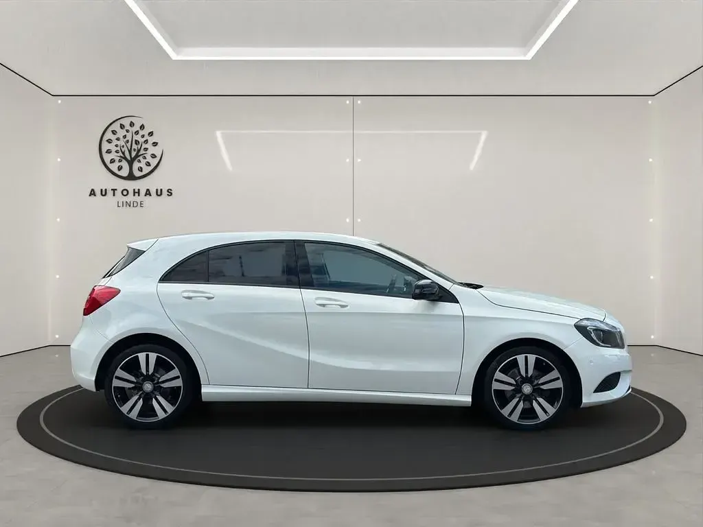 Gebraucht Mercedes A200 136 PS (100 kW) 2014 Weiß Limousine