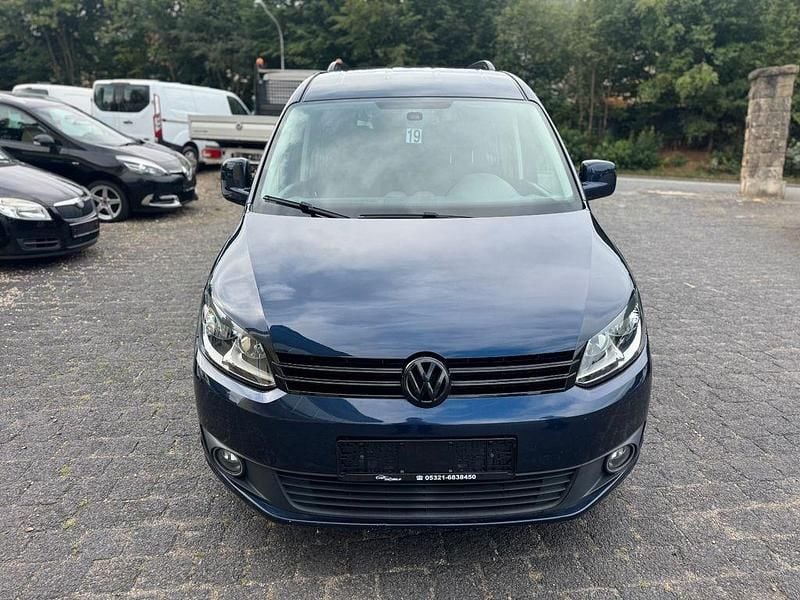 Blau Gebraucht 2015 VW Caddy Maxi Comfortline Van / Kleinbus | 8.999 € (Superpreis) - Bild 1/4