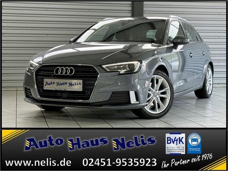 Grau Gebraucht 2017 Audi A3 Sportback Sport Limousine | 17.880 € (Fairer Preis) - Bild 1/4
