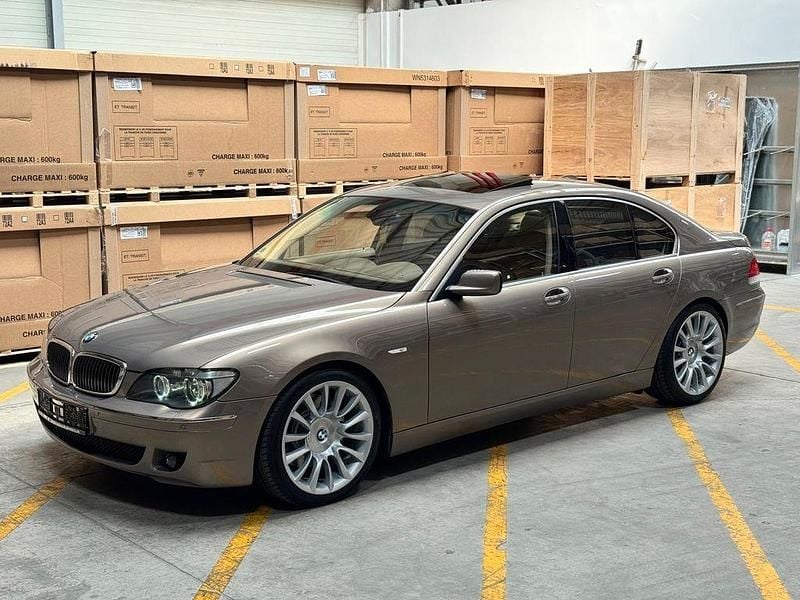 Gebraucht BMW 745 329 PS (241 kW) 2007 Gold Limousine
