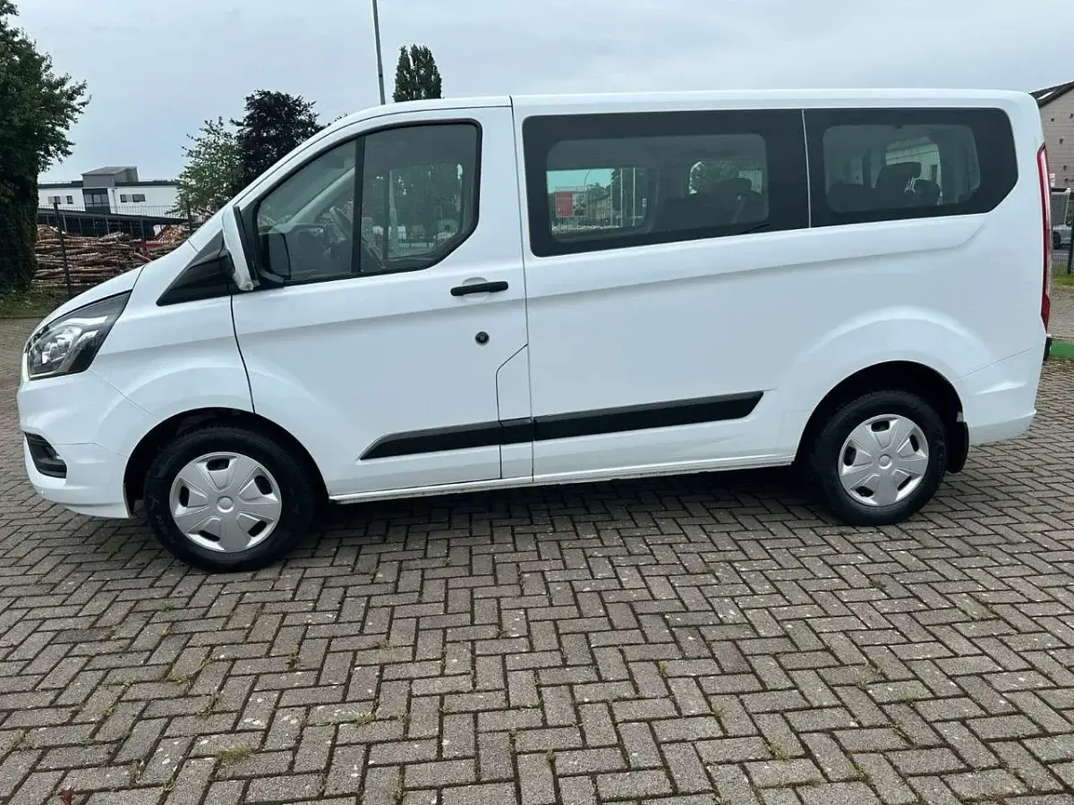 Gebraucht Ford Transit Custom 131 PS (96 kW) 2020 Frostweiß Van / Kleinbus
