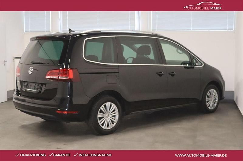 Gebraucht VW Sharan Comfortline 150 PS (110 kW) 2022 Deep black perleffekt Van / Kleinbus